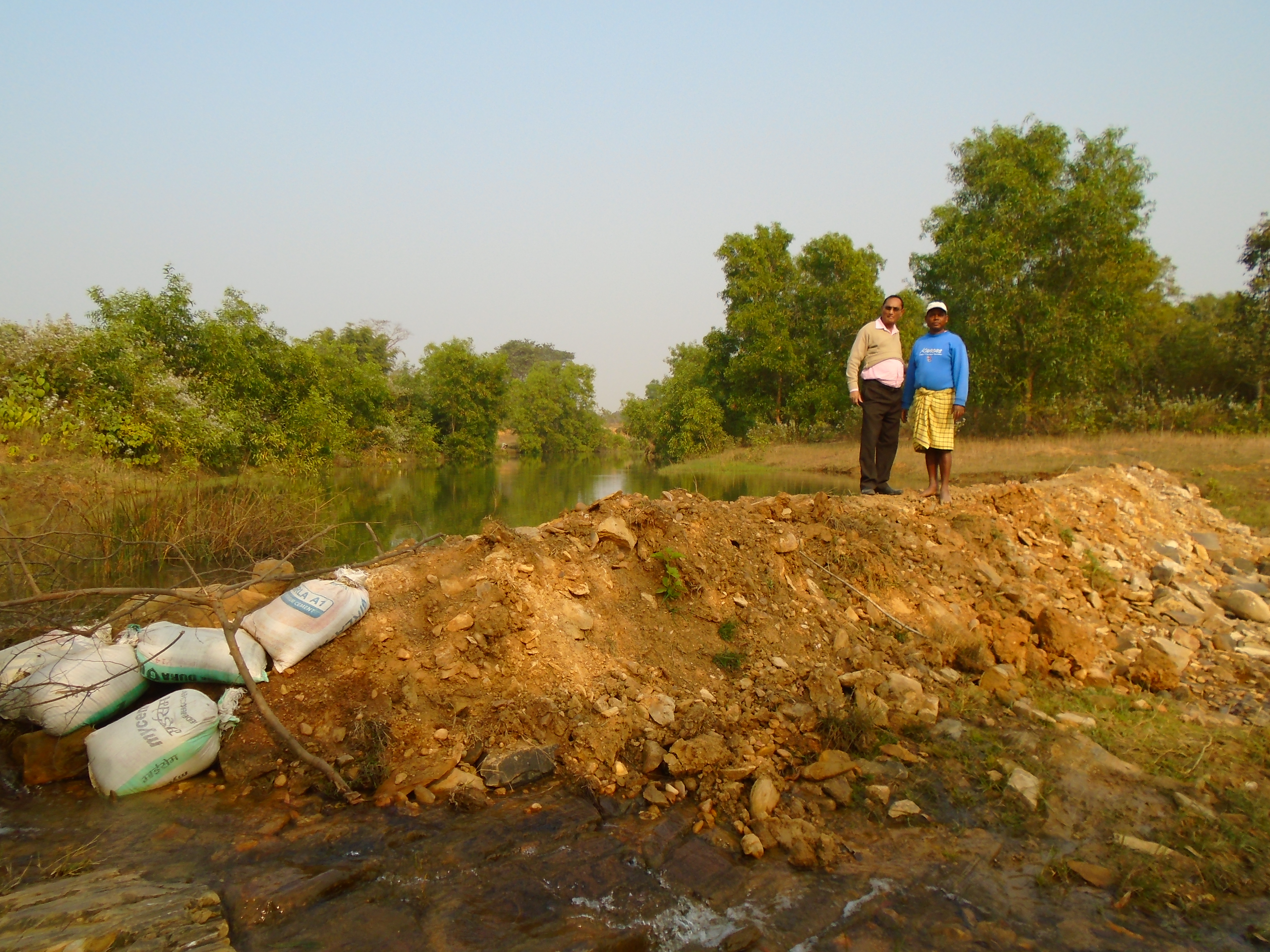 Earthen dam